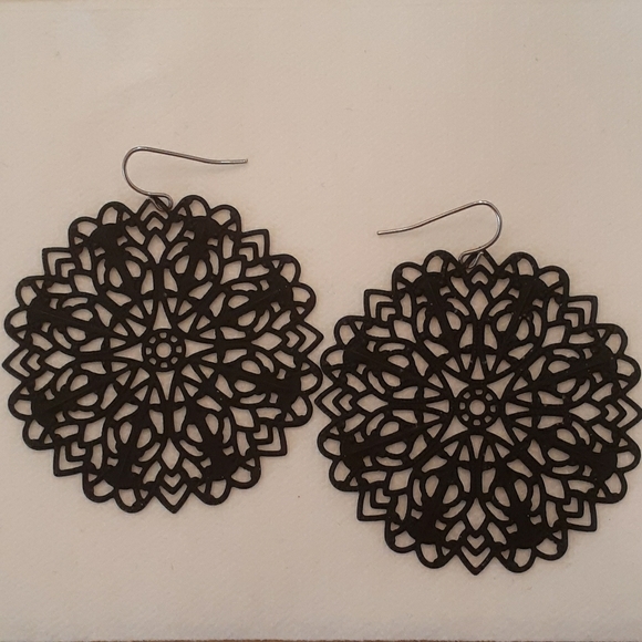 Black 2" Round Mandala Style Earrings - Picture 1 of 2